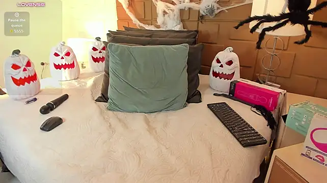NaomyRivera - 💦 HandJob + saliva on dildo