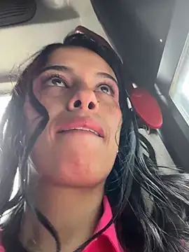 Nathaly_12 - Removing a bra in public