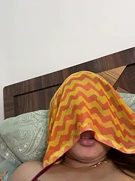 Miss_kanika76 - Oil show ass