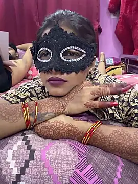 ADV_AYESHA - Public showing boobsss