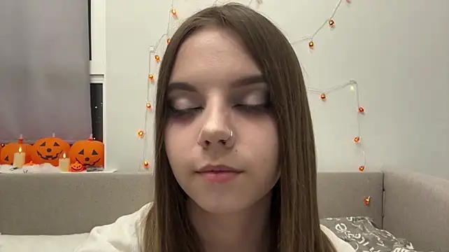 LisaPorse - show belly + show tongue
