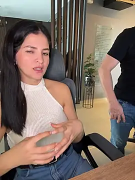 Carolina_Novoa - Secretary's backside on camera
