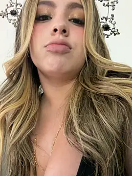 Cloee_Rainbow1 - ride my dildo until I cum 🥵🤤💦