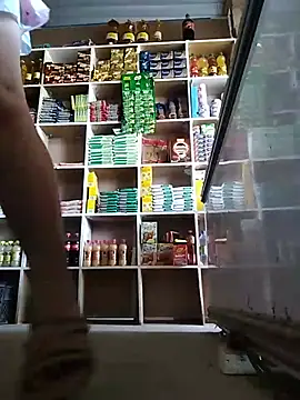 MIA-LARIOS - Enseña lo prohibido en la tienda 🙈