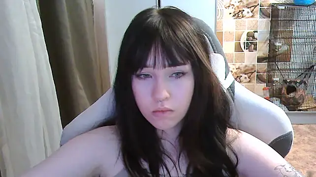 BodyEva - show a cute heart