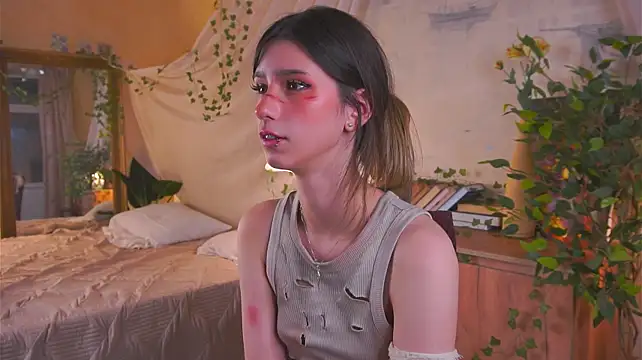 LindaNocket - show my bra and squeeze tits closeup