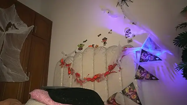 Pocahotass_11 - Sexy Dance + Kiss 🍑😈