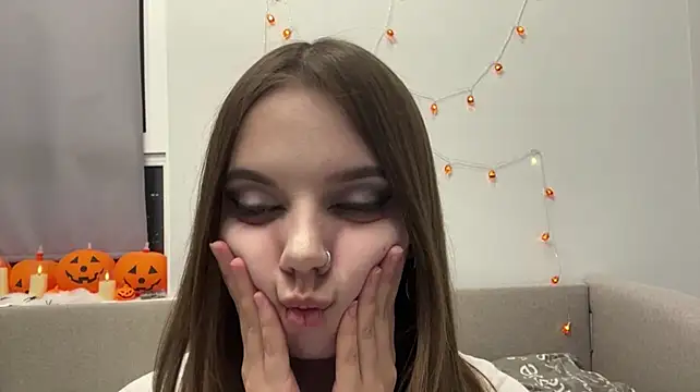 LisaPorse - show belly + show tongue