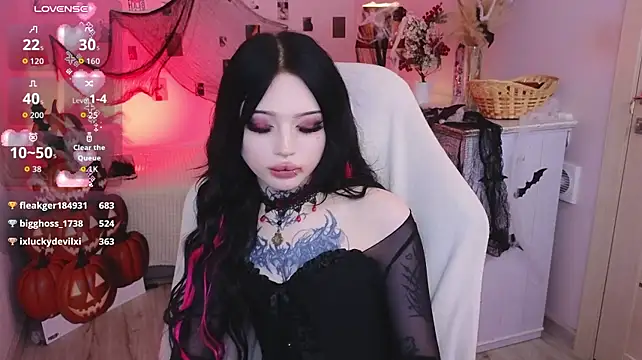Emma_Kirks - Happy halloween Emma