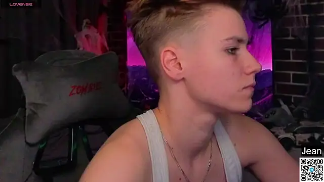 Jean_Willson - breast massage close to camera