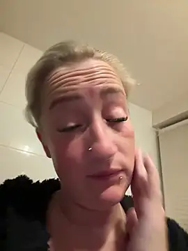 Bigboobiegirl90