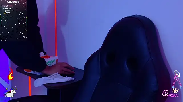 MalaikaBrown - wet my pussy and control domi lunhs