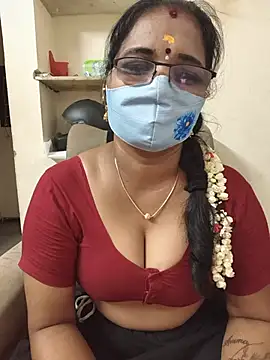 Tamilyazhini19