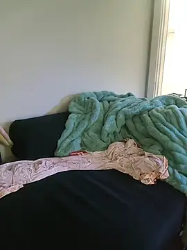 Ticklesquirt - Naked for the day 😘