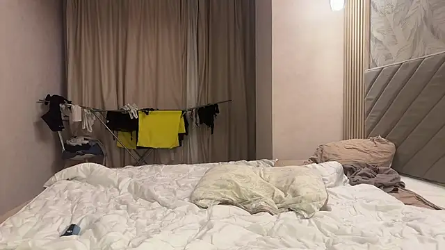 DuoSilk - Oil boobs and squezee it close cam