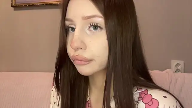 KittyShyy - show the color of my bra
