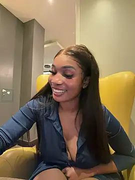 ___Nessa - Public naked walk&squirt on body