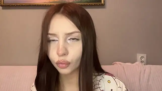 KittyShyy - show the color of my bra