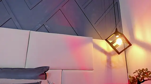 Little_Melody - 🍆 Play with my dildo whith saliva