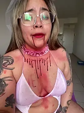 Lindalatina2001 - Montar dildo de frente+tetas libres