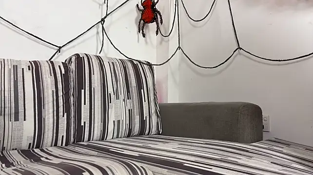 Oneki_Daffy - bottel in pussy
