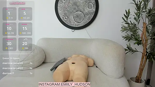 Emily_huddson_ - hi