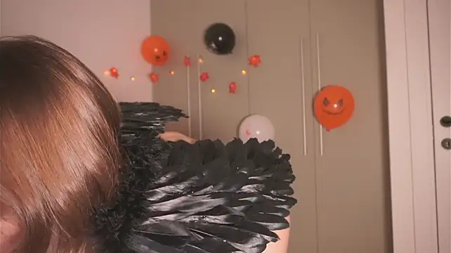 S_sunnygirl - Seductive tease tongue