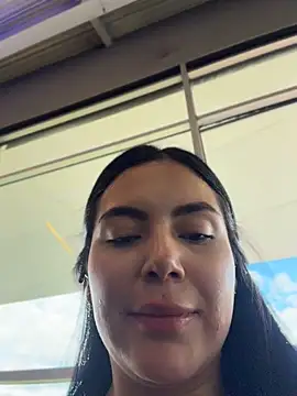 Cami_olarte - flash boobs