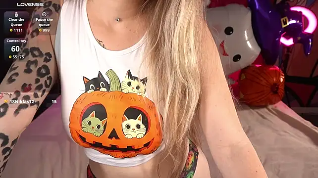 DanielaReign - make me happy today