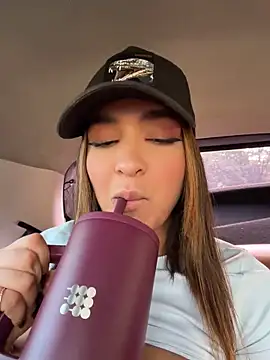 Jenn_fit - ✨ BOOBS OUT WITH THE WINDOW DOWN ✨