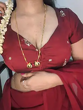 Shriya_reddy - Ice cubes message on boobs