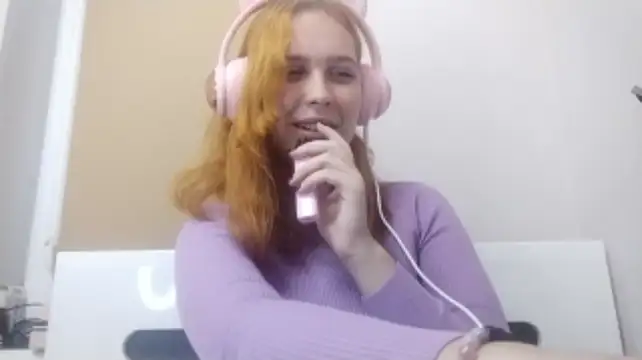 RedieChloe - i’ll read your tarot cards