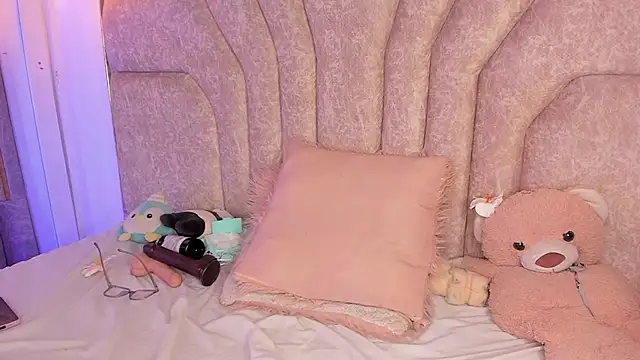 EmaJames25