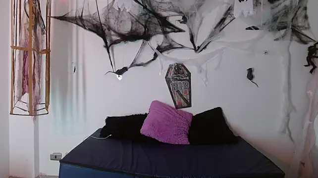 Mia_Luxy_