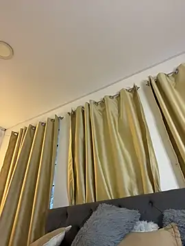 Nahial1 - 2 FINGERS ASS