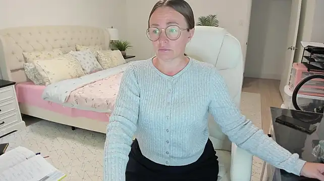 Vika73 - type - ​menu ​and ​private ​active