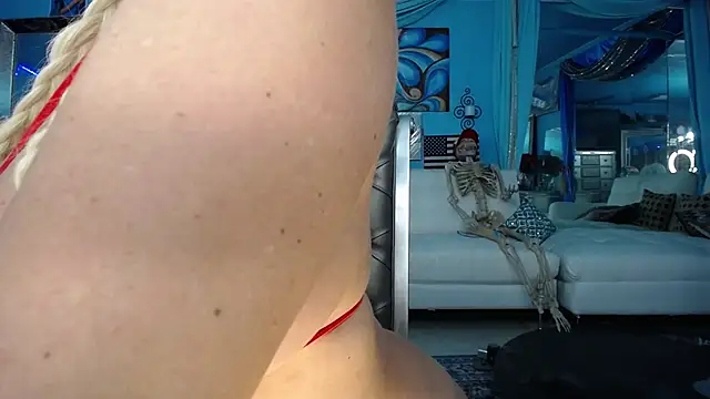 ADRIANNA_FOX - show tits