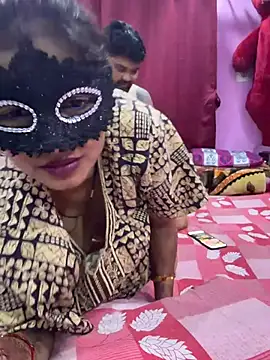 ADV_AYESHA - Public showing boobsss