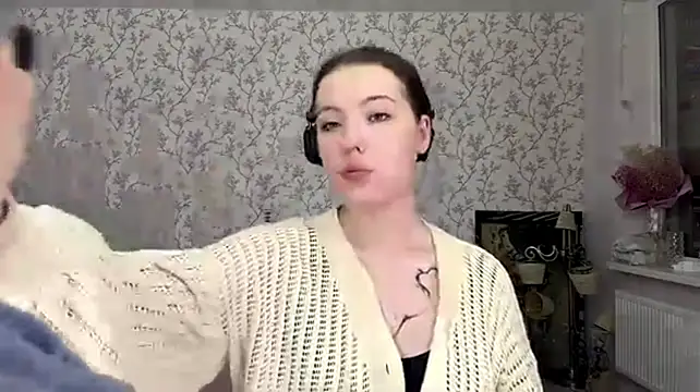 ElizbethPizza - Hit some poses