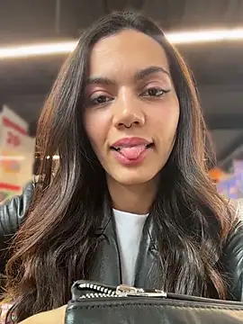 VeroJenkins_ - pinch my nipples🎃👻