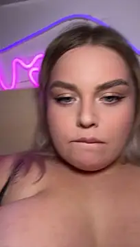 April_Vancee - DROOLING AHEGAO