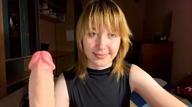 Lizamillss - Slowly twirl in front of the camera