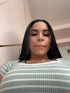Naatalia - Risky in batroom