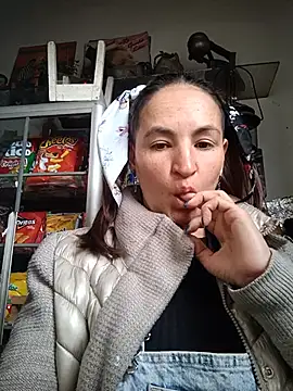 Divalive_28 - Ponme caliente