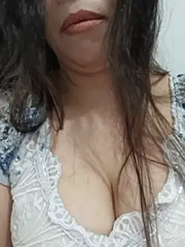 AlexaNicole - show my boobs,i will naked