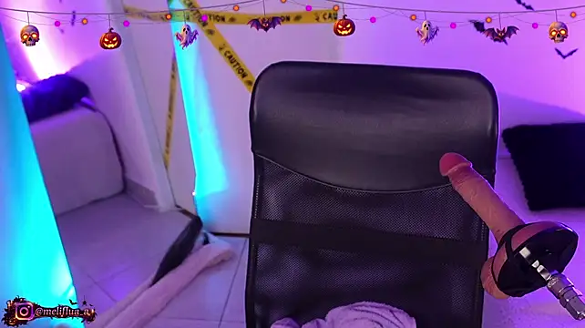 Melifluaa - spit on tits and pinch nipples <3