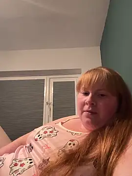 Curvy-GingeXX - Grind pillow naked