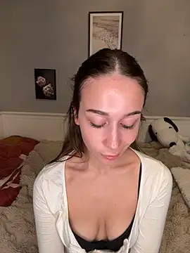 ChiaraMauzi - Finger Blowjob