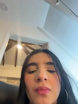 Abriil_cutee - SHOW TITTS