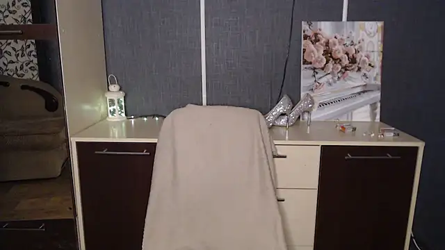 AmoraLuv - Dildo in pussy